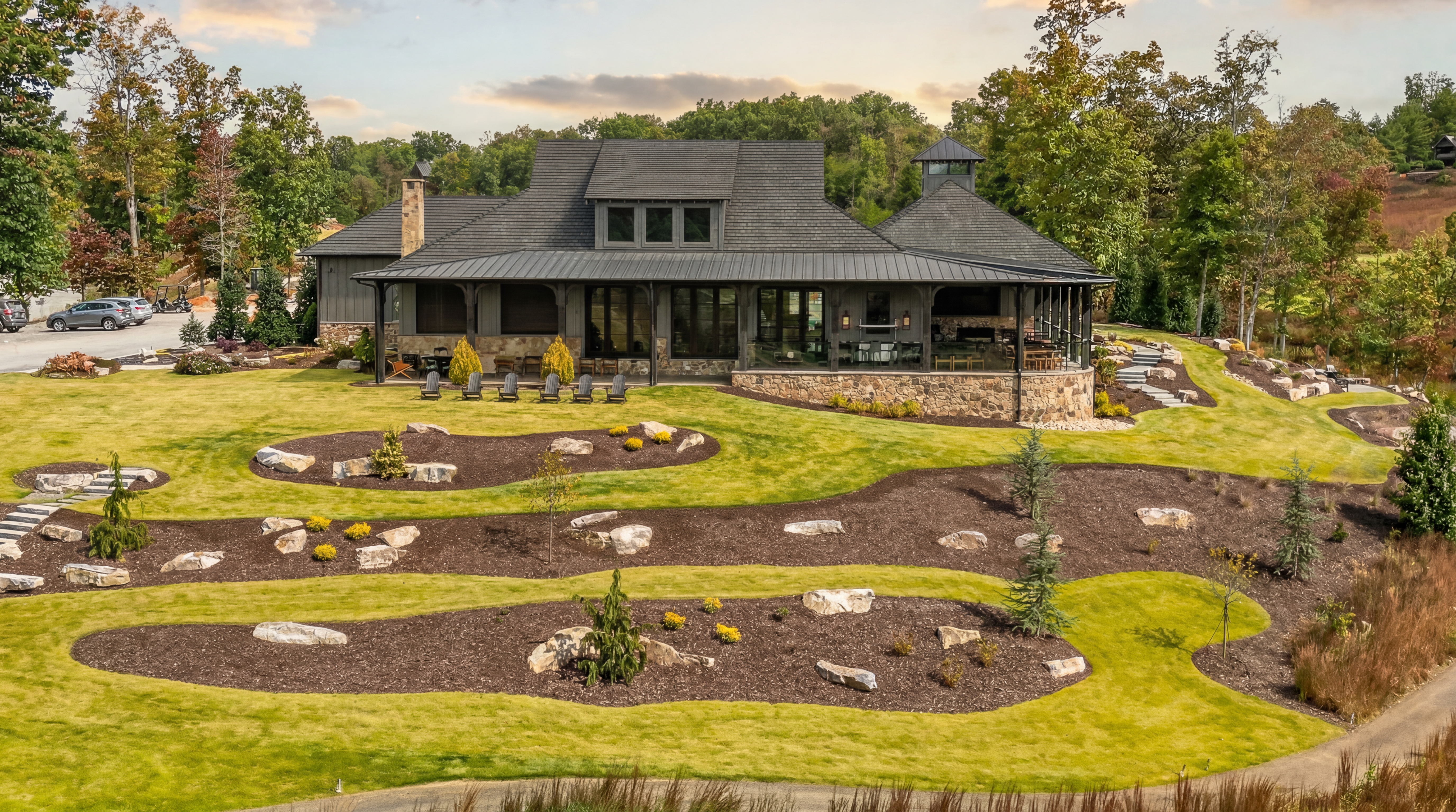 Mountain home with custom putting green by Kasteel
